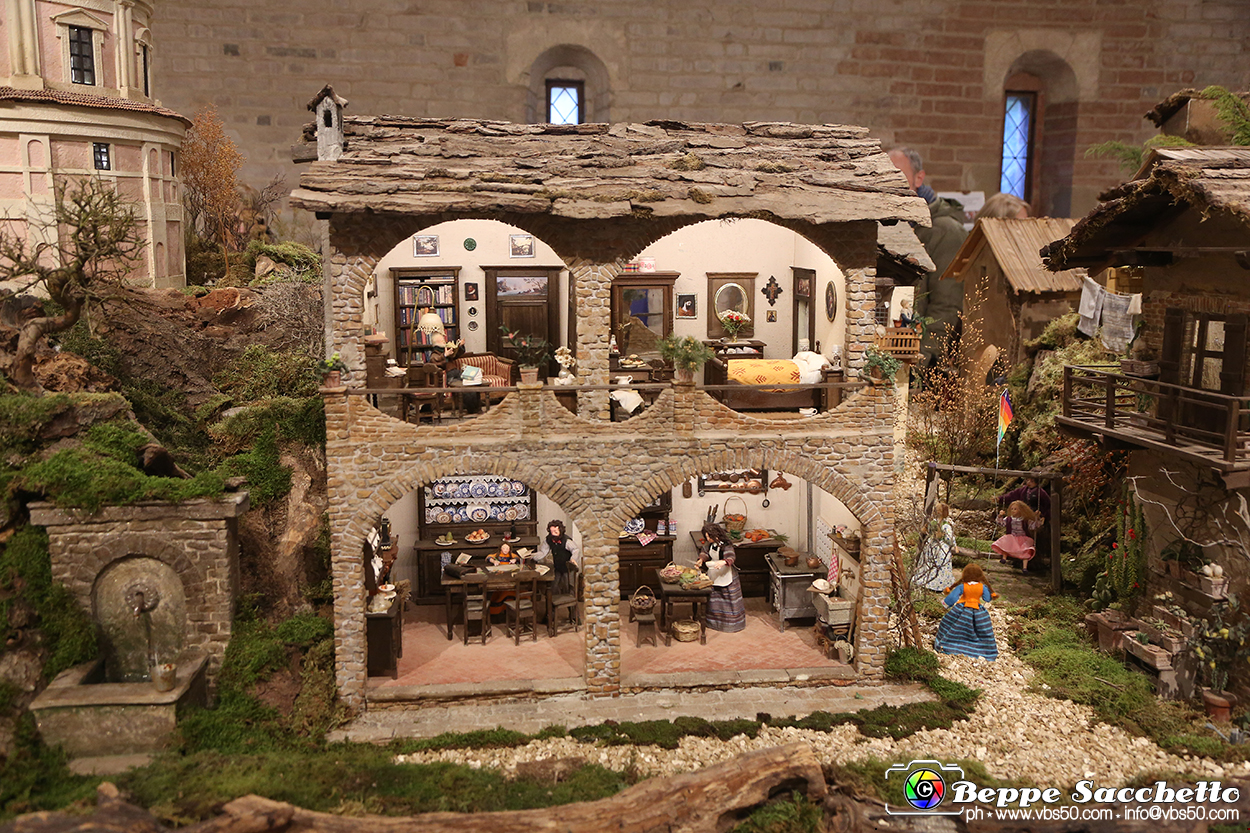 VBS_7393 - Abbazia di Vezzolano - Presepe artistico di Anna Rosa Nicola.jpg
